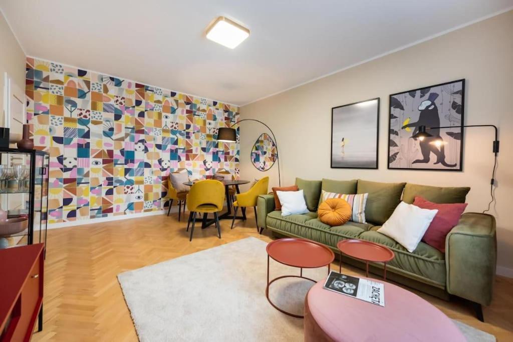 Eclectic City Apartment Near Old Town Warsawa Bagian luar foto